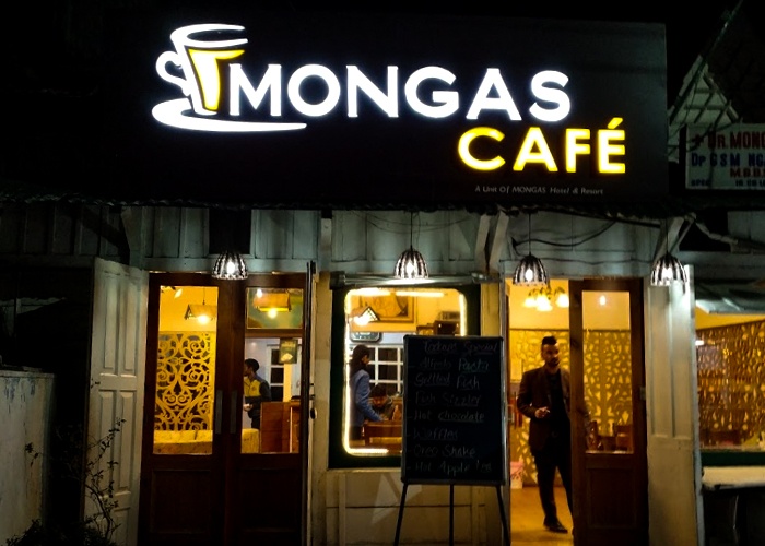 Mogas Café