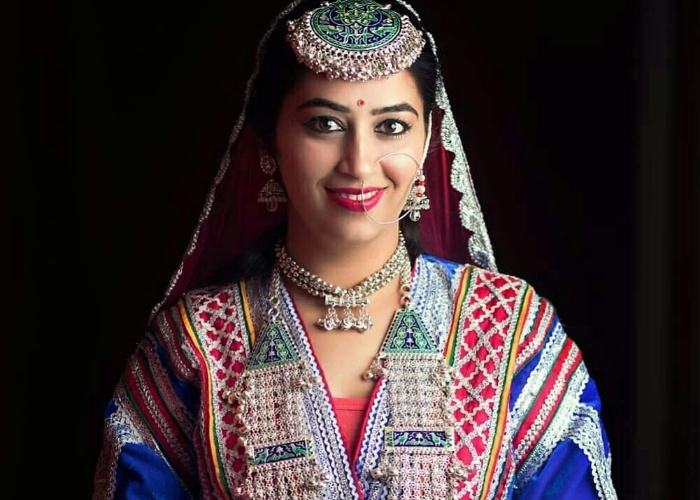 Himachal beautiful women in traditional dress or Custome of Himachal Pradesh  6858286 Stock Photo at Vecteezy